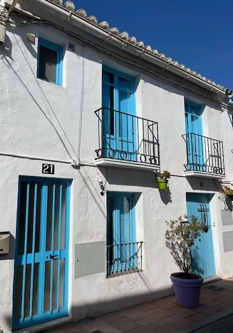 Apartment With Roof Terrace In The Historic Center Estepona