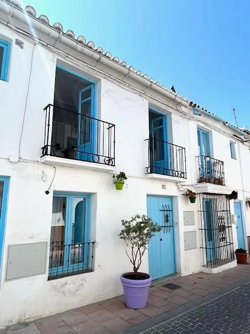 Apartment With Roof Terrace In The Historic Center Estepona