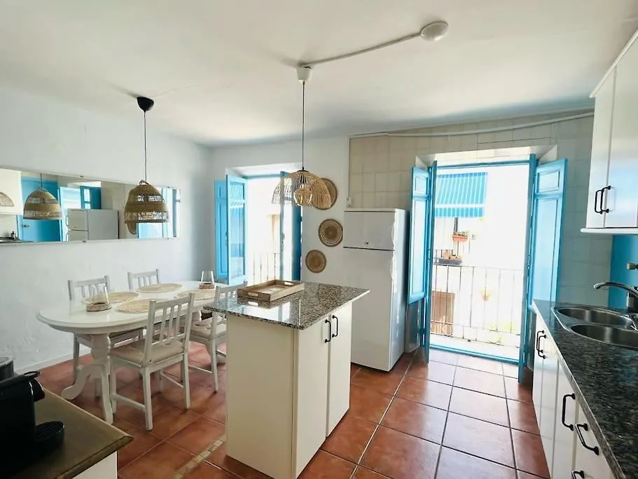 Apartment With Roof Terrace In The Historic Center Estepona